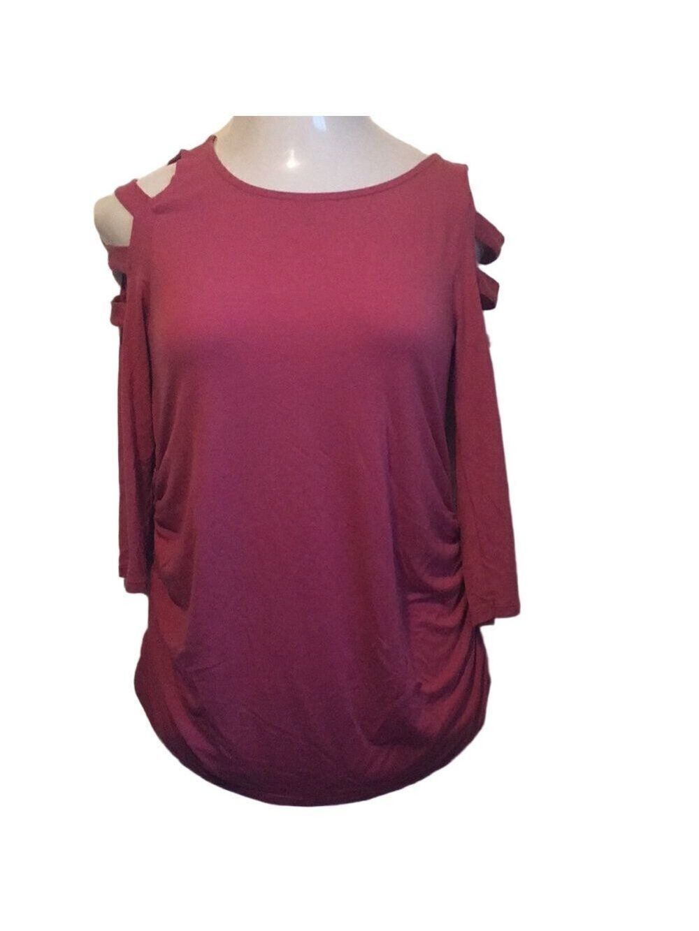 Coral 3/4 inch sleeve maternity top